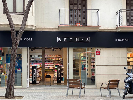 BETH'S Tienda de productos de peluquería para el cabello en Calle Calvet 2, cerca de Plaza Francesc Macià