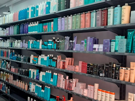 Tienda BETH'S Hair en Santa Coloma con productos para el pelo y cara con rutinas skincare