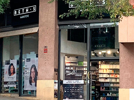 BETH'S HAIR Horta-Guinardó una tienda de productos de peluquería en calle dante alighieri 2-4 de Barcelona