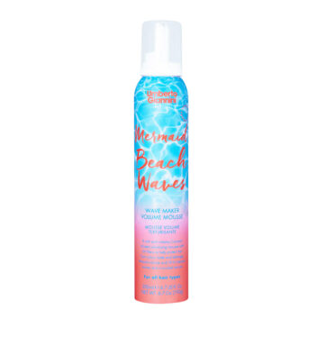 Espuma texturizante y volumen Mermaid Beach Waves Wave Maker Volume Mousse de Umberto Giannini BETH'S HAIR