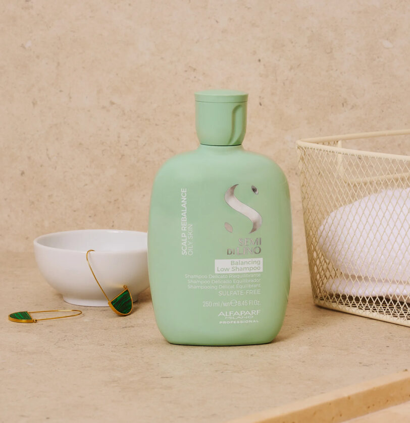 Champú delicado equilibrante para el cuero cabelludo con exceso de grasa Balancing Low Shampoo SEMI DI LINO SCALP RENEW de ALFAPARF 250ml BETH'S HAIR