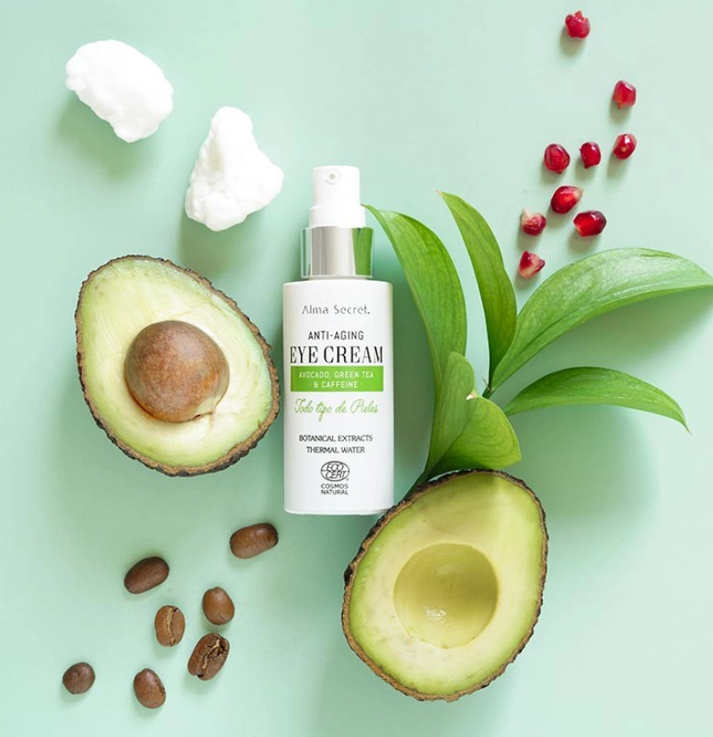 Contorno Ojos Antiedad con Aguacate, te verde y cafeína de Alma Secret BETH'S HAIR Contorno Ojos Antiedad con Aguacate, te verde y cafeína de Alma Secret BETH'S HAIR