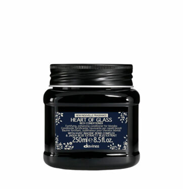 Acondicionador fortalecedor y realzador para cabellos rubios HEART OF GLASS Rich Conditioner De Davines BETH'S HAIR