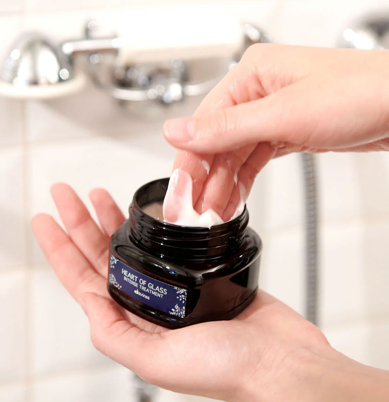 Tratamiento reforzante e iluminador para cabellos rubios HEART OF GLASS Intense Treatment De Davines BETH'S HAIR Tratamiento reforzante e iluminador para cabellos rubios HEART OF GLASS Intense Treatment De Davines BETH'S HAIR